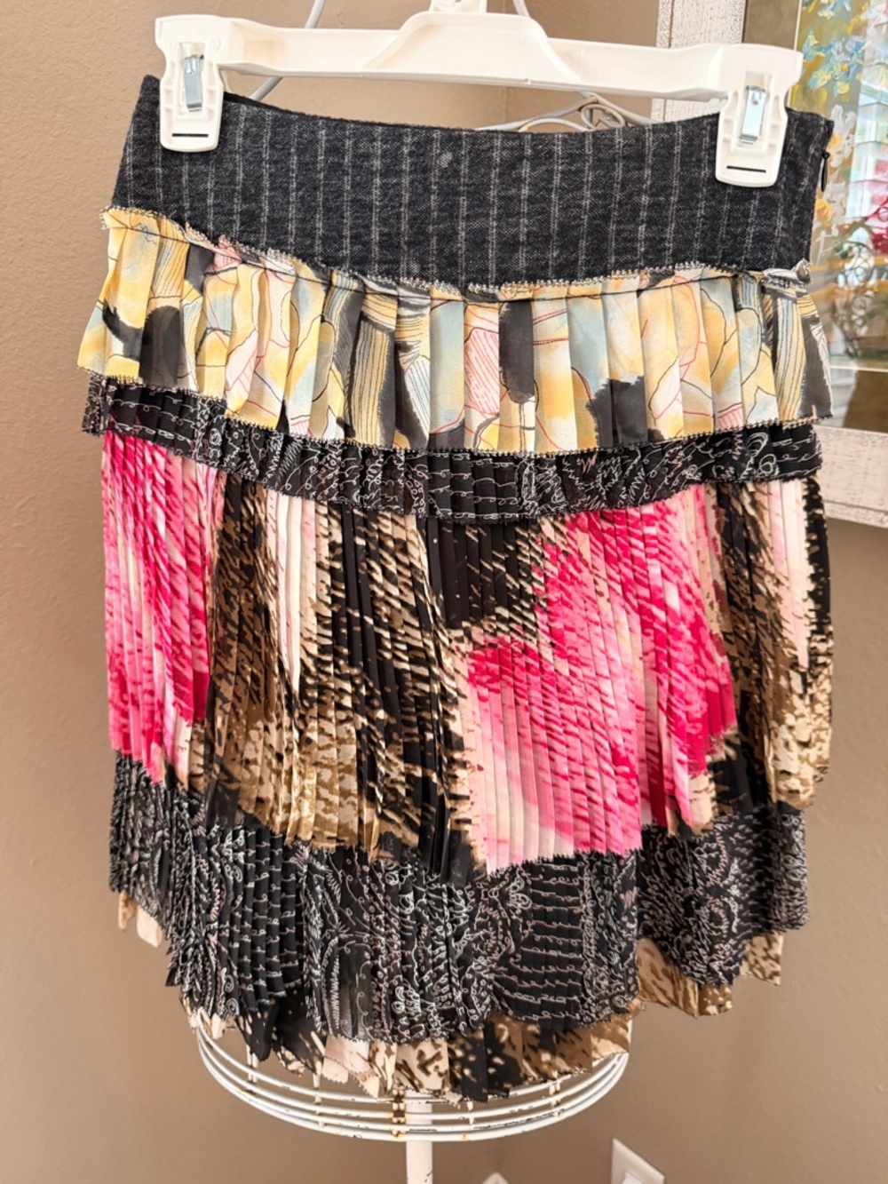 Diane Von Furstenburg Silk Pleated Multi-Color Floral Mini Skirt - Pink & Black